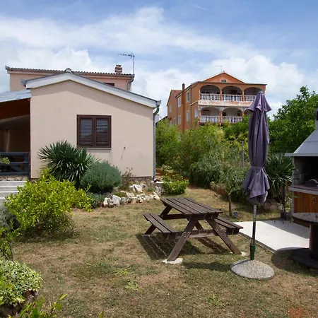 Apartman Francesca Pakostane Exterior photo