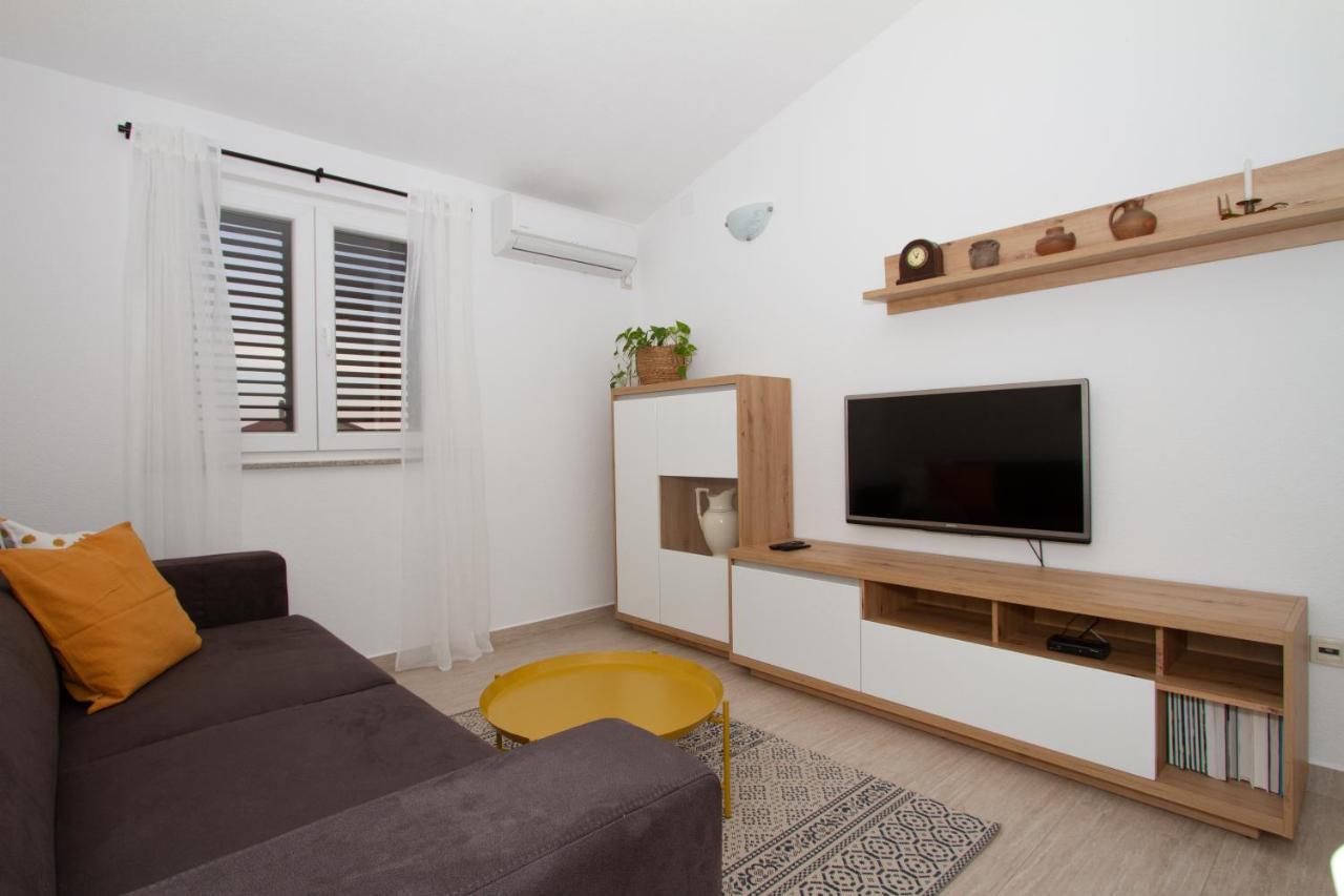 Apartment Francesca Pakostane
