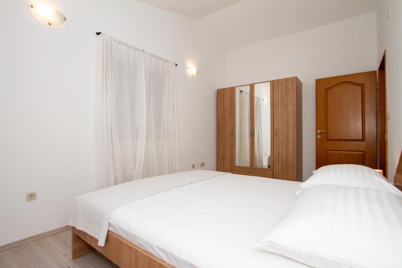 Apartment Francesca Pakostane